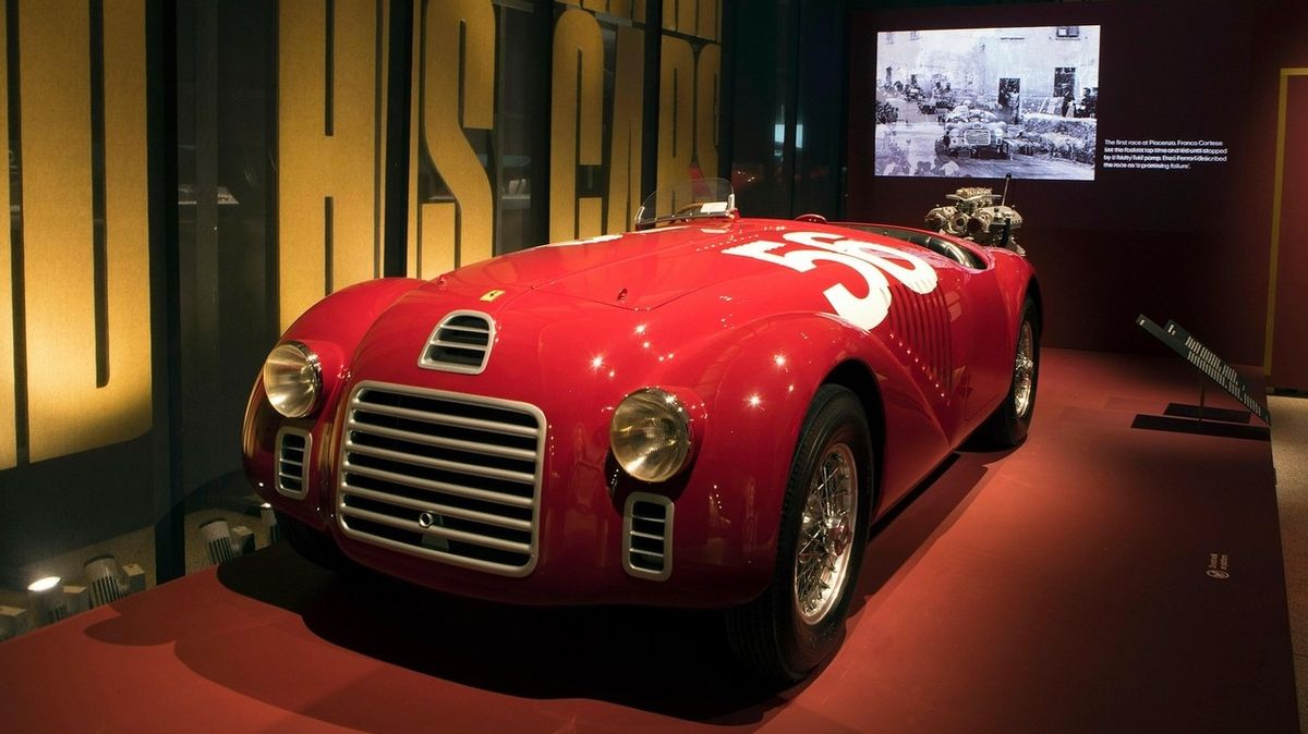 Před 75 lety představil Enzo Ferrari první vůz pod svým jménem
